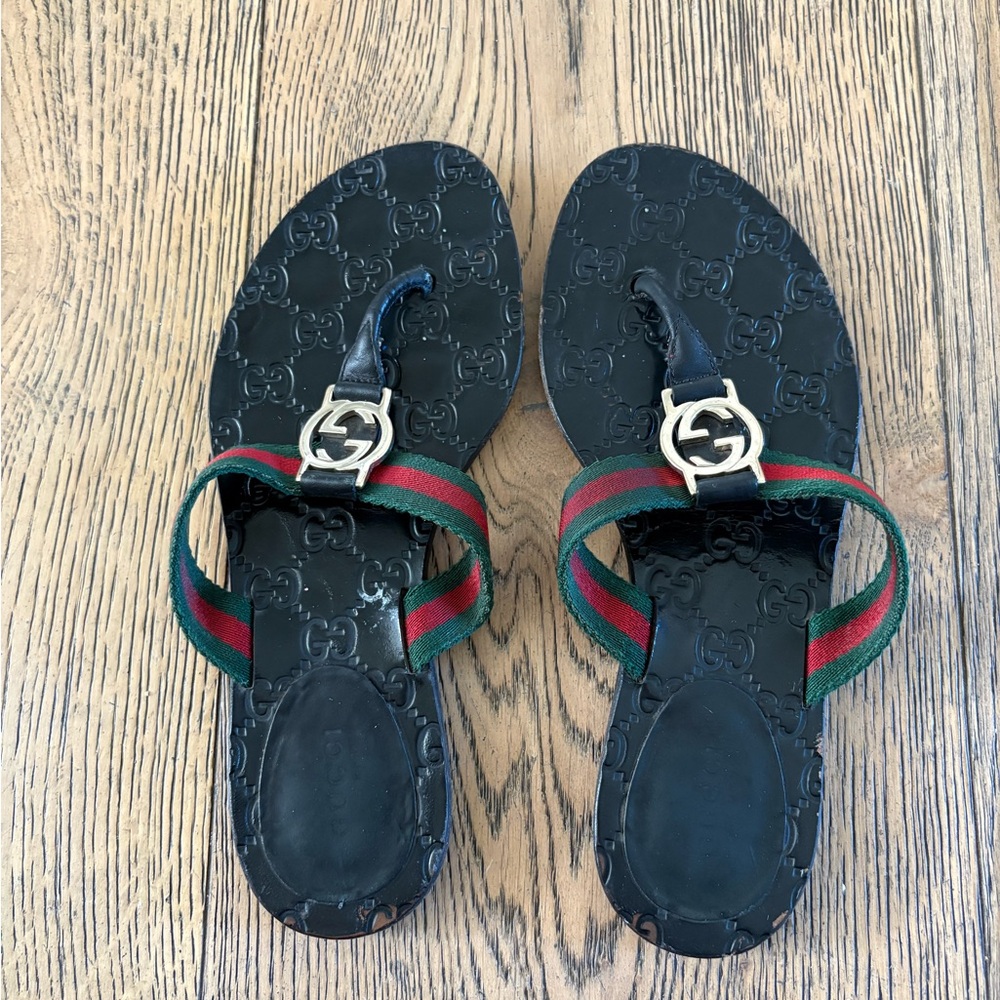 Gucci Black and Green Sandals